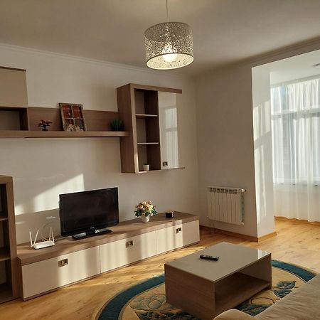 Trandafirului Residence Central Suceava Esterno foto