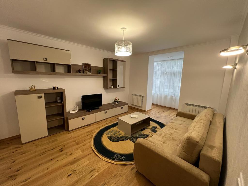 Trandafirului Residence Central Suceava Esterno foto
